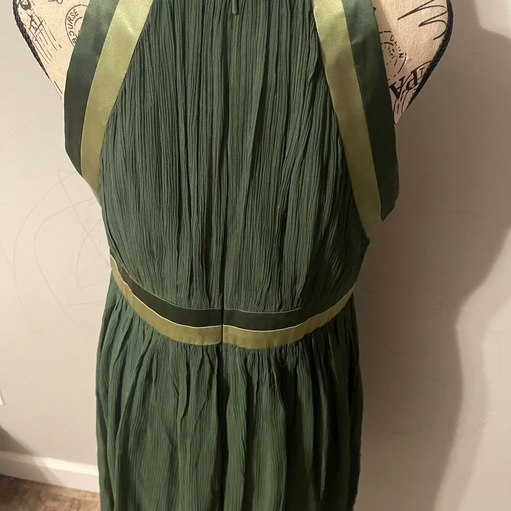 Maggy London size 12 green Christmas dress - Picture 2 of 5
